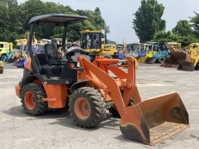HITACHI ZW30-5B