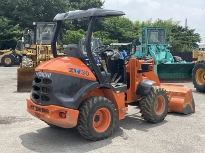 HITACHI ZW30-5B
