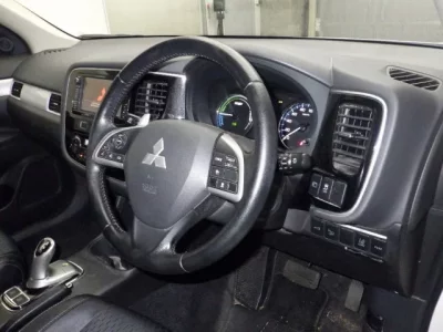 Mitsubishi OUTLANDER PHEV