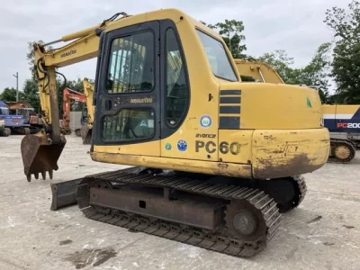 KOMATSU PC60-7C