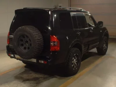 Mitsubishi PAJERO