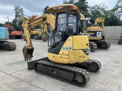 KOMATSU PC30UU-5