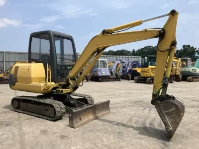 KOMATSU PC30-7E