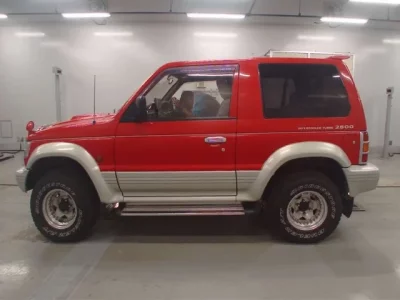 Mitsubishi PAJERO