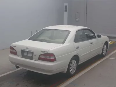 Nissan LAUREL
