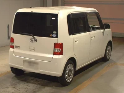 Toyota PIXIS SPACE