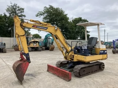 KOMATSU PC30-6