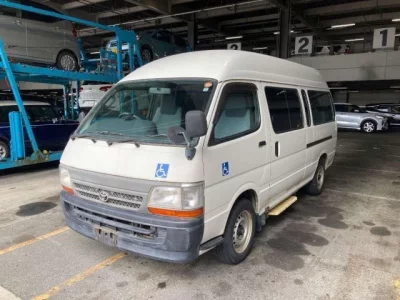 Toyota REGIUS ACE COMMUTER