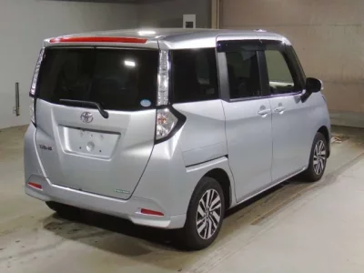 Toyota TANK