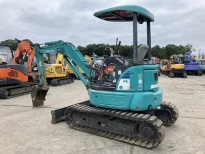KOMATSU PC30MR-2