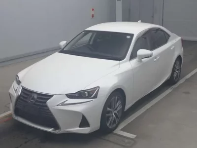 Lexus IS