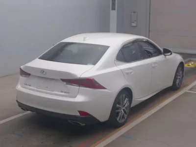 Lexus IS