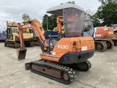 HITACHI EX30