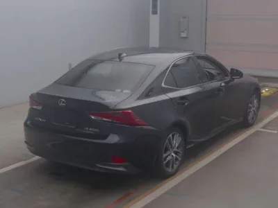 Lexus IS