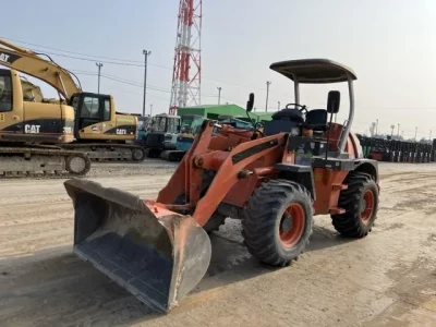 HITACHI ZW80