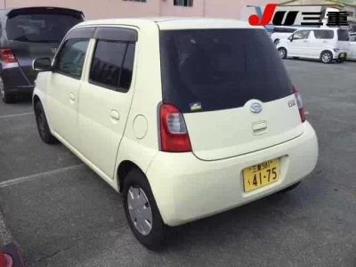 Daihatsu Esse