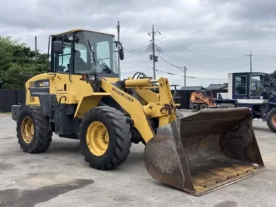 KOMATSU WA200-6