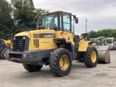 KOMATSU WA200-6
