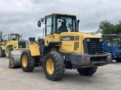 KOMATSU WA200-6