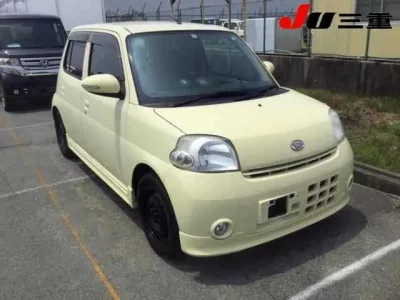 Daihatsu Esse