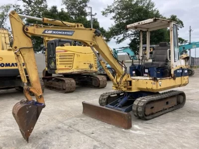 KOMATSU PC30-6