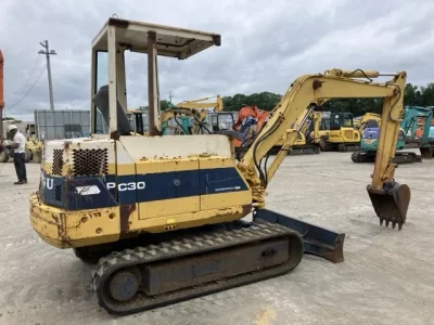 KOMATSU PC30-6