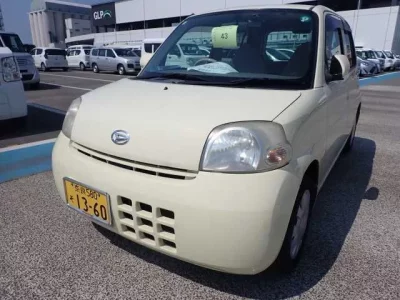 Daihatsu Esse