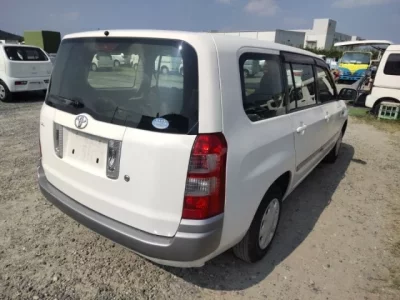 Toyota SUCCEED