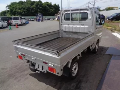 Nissan CLIPPER TRUCK