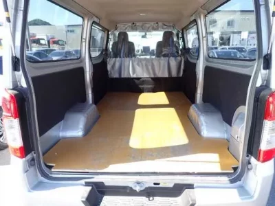 Nissan CARAVAN VAN
