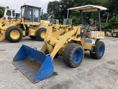 KOMATSU WA40-2