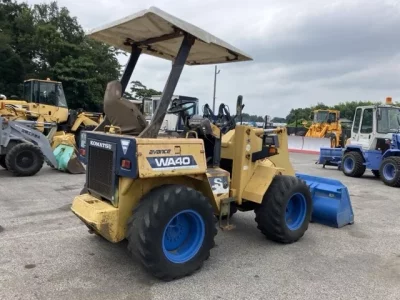 KOMATSU WA40-2
