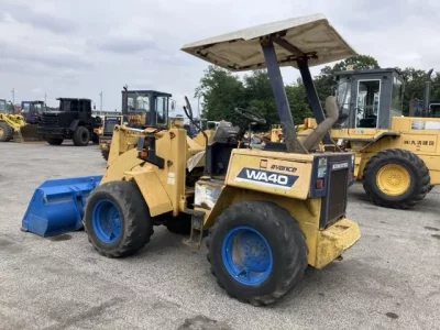 KOMATSU WA40-2