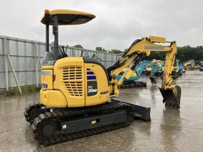 KOMATSU PC30MR-5