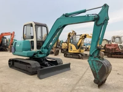 KOMATSU PC40-7