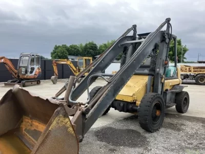 KOMATSU SD25-6