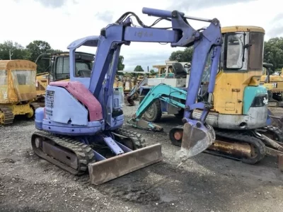 KOMATSU PC28UU-2
