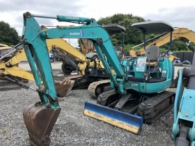 KOMATSU PC27R-8