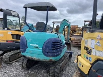 KOMATSU PC27R-8