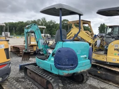KOMATSU PC27R-8