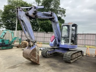 KOMATSU PC75UU-2