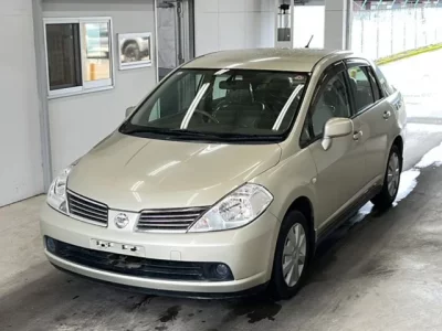 Nissan TIIDA LATIO