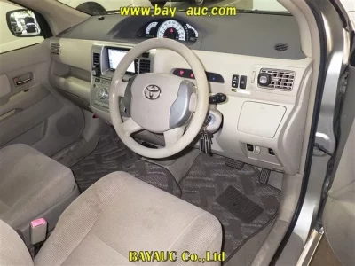 Toyota RAUM