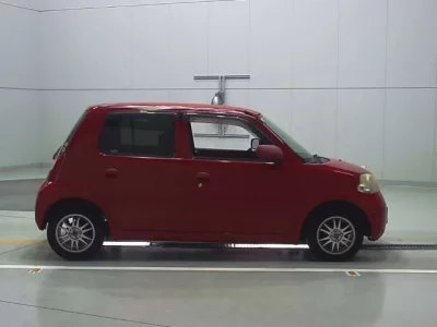 Daihatsu Esse