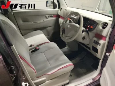 Toyota PIXIS SPACE