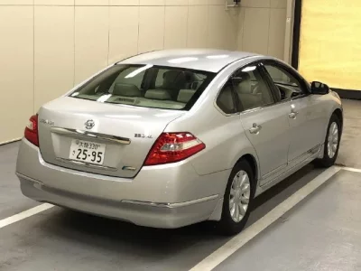 Nissan TEANA