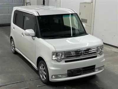 Toyota PIXIS SPACE