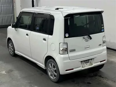 Toyota PIXIS SPACE