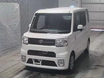 Toyota PIXIS MEGA