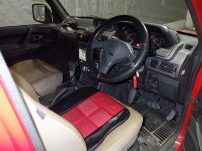 Mitsubishi PAJERO